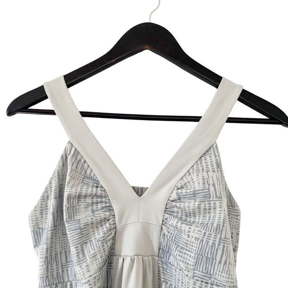 Patagonia Corinne Light Grey Printed VNeckline Athletic Tennis Dress - Picture 5 of 11